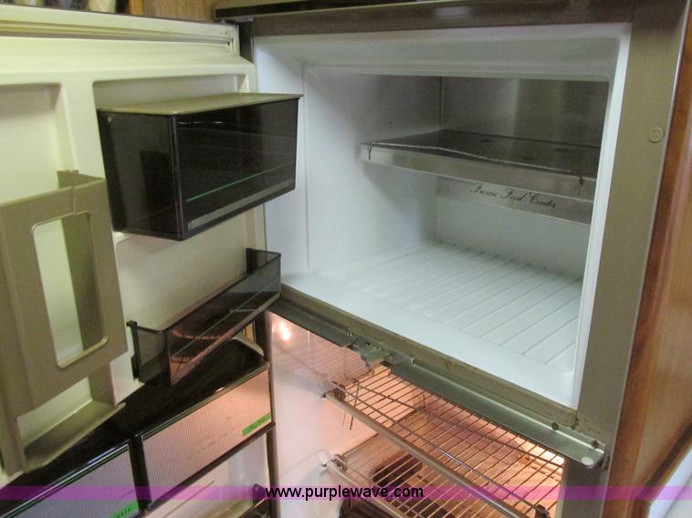 image for item H7614 1987 Country Coach recreational vehicle