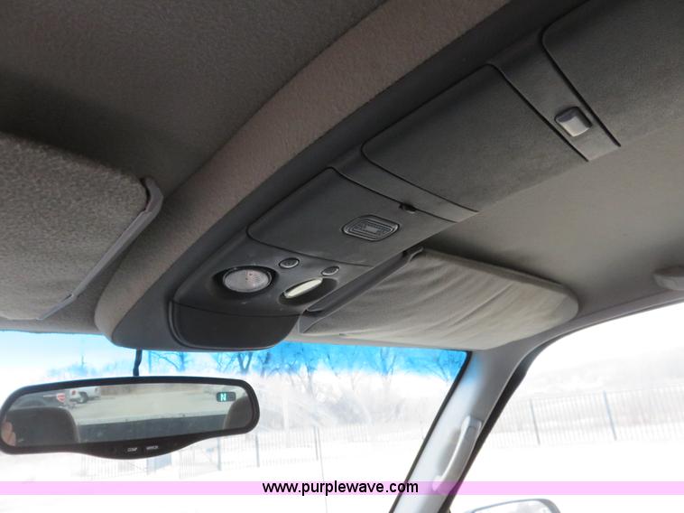 image for item I2410 2000 Chevrolet 2500 Crew Cab pickup truck