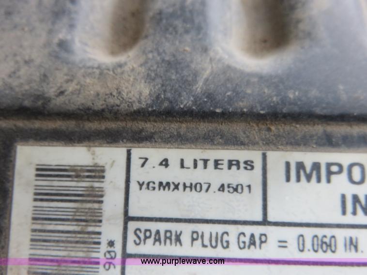 image for item I2410 2000 Chevrolet 2500 Crew Cab pickup truck