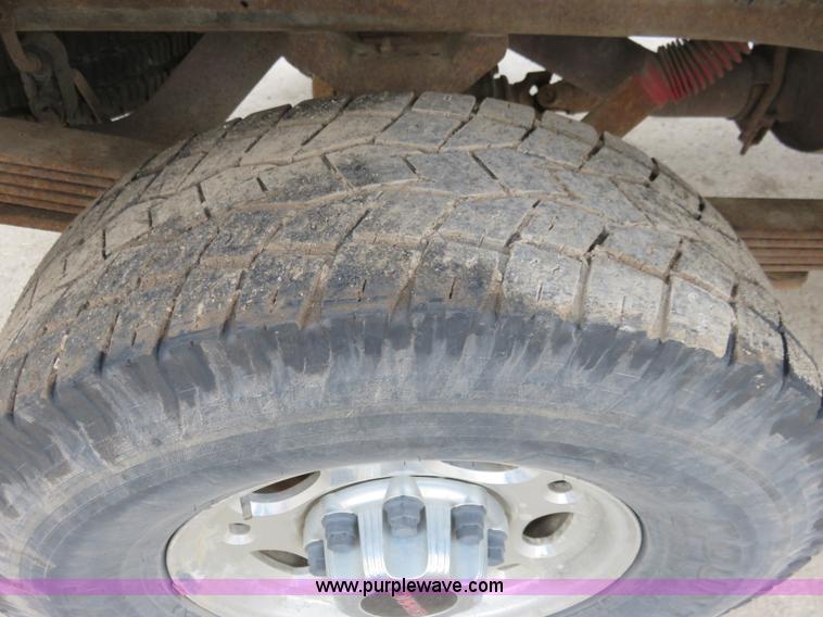 image for item I2410 2000 Chevrolet 2500 Crew Cab pickup truck