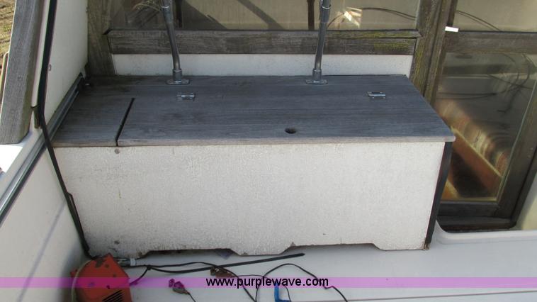 image for item I3115 1979 Bayliner Victoria 2750 boat