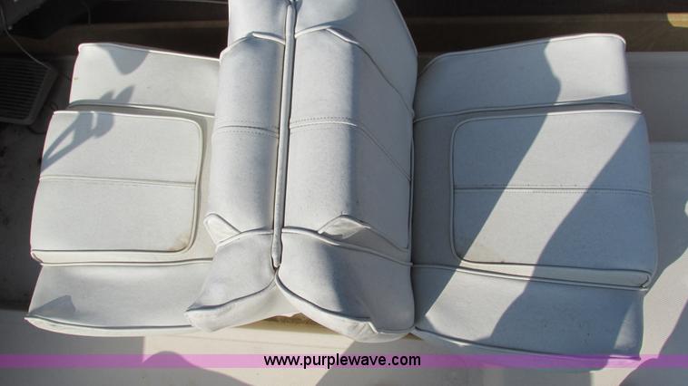 image for item I3115 1979 Bayliner Victoria 2750 boat