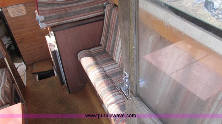 image for item I3115 1979 Bayliner Victoria 2750 boat