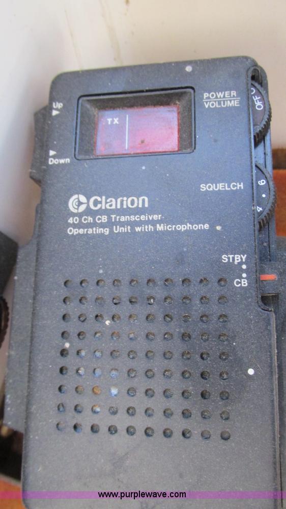 image for item I3115 1979 Bayliner Victoria 2750 boat