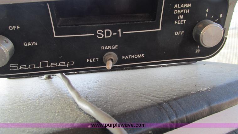 image for item I3115 1979 Bayliner Victoria 2750 boat