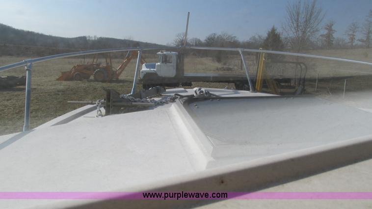 image for item I3115 1979 Bayliner Victoria 2750 boat