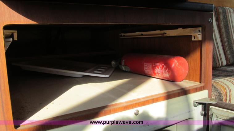 image for item I3115 1979 Bayliner Victoria 2750 boat