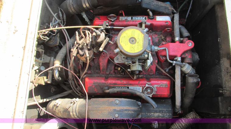 image for item I3115 1979 Bayliner Victoria 2750 boat