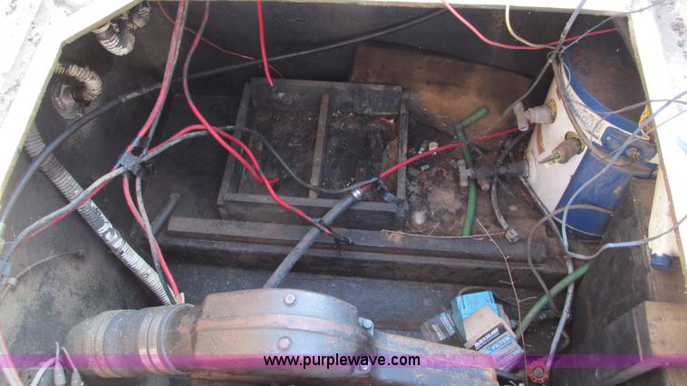 image for item I3115 1979 Bayliner Victoria 2750 boat