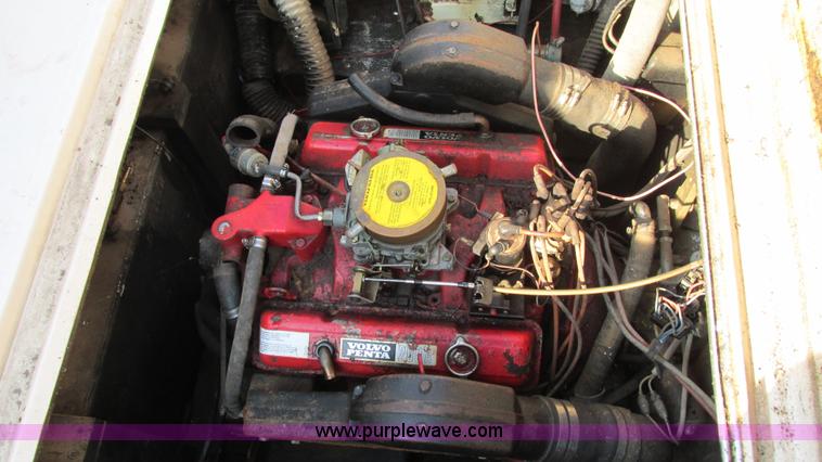 image for item I3115 1979 Bayliner Victoria 2750 boat