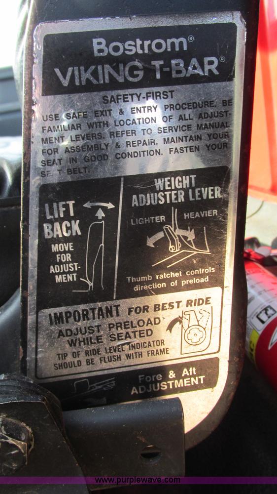 image for item I3116 1990 Ford F700 semi truck