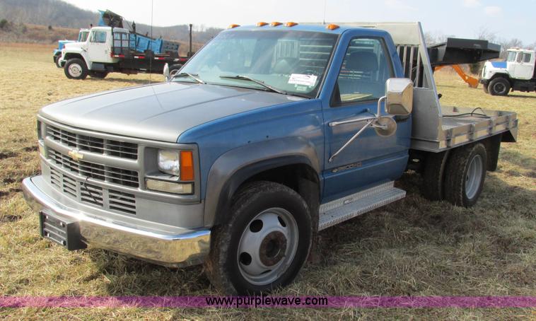 image for item I3117 1997 Chevrolet 3500 flatbed truck