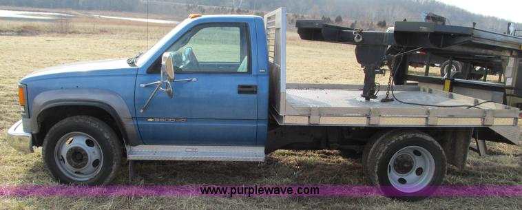 image for item I3117 1997 Chevrolet 3500 flatbed truck