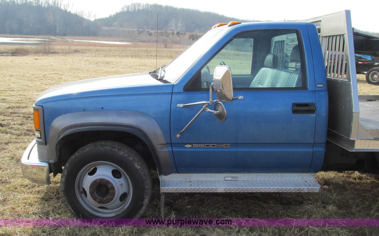 image for item I3117 1997 Chevrolet 3500 flatbed truck