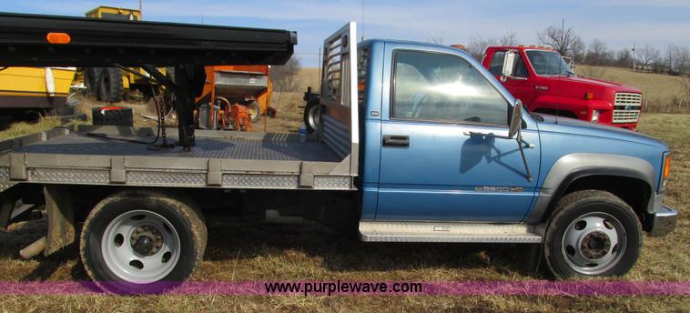 image for item I3117 1997 Chevrolet 3500 flatbed truck