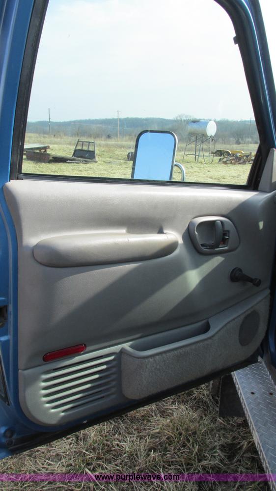 image for item I3117 1997 Chevrolet 3500 flatbed truck