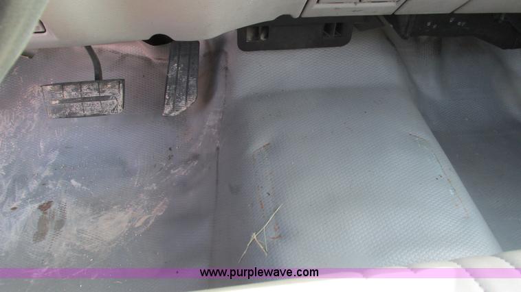 image for item I3117 1997 Chevrolet 3500 flatbed truck