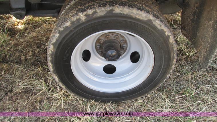 image for item I3117 1997 Chevrolet 3500 flatbed truck