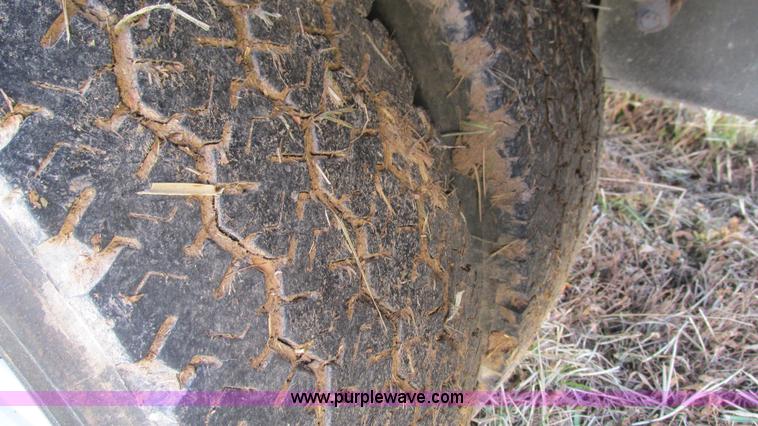 image for item I3117 1997 Chevrolet 3500 flatbed truck