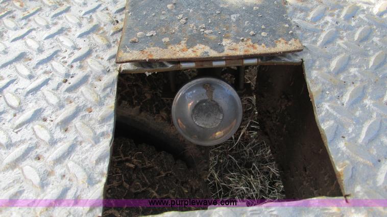 image for item I3117 1997 Chevrolet 3500 flatbed truck