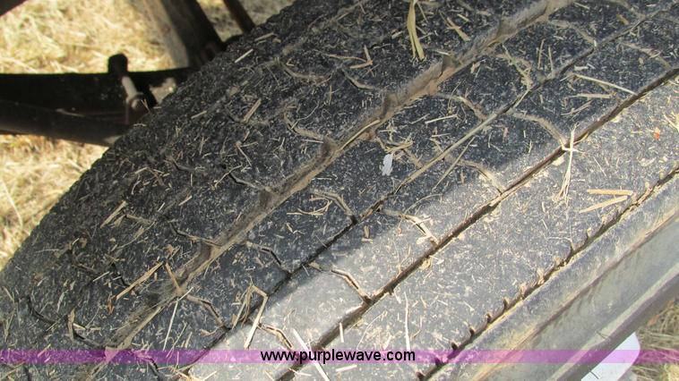 image for item I3119 1986 International 1954 flatbed truck