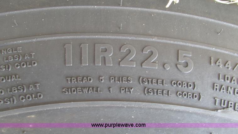 image for item I3119 1986 International 1954 flatbed truck