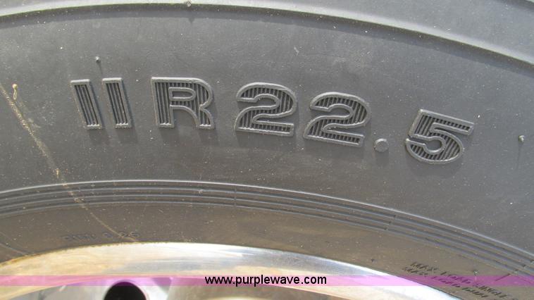 image for item I3119 1986 International 1954 flatbed truck