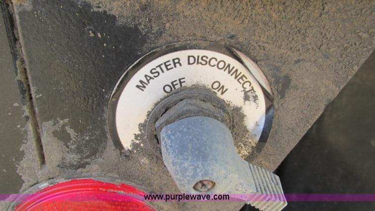 image for item I3119 1986 International 1954 flatbed truck