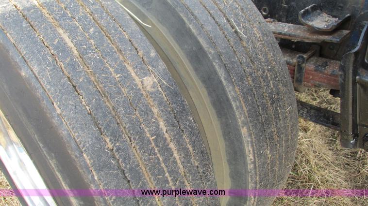 image for item I3119 1986 International 1954 flatbed truck