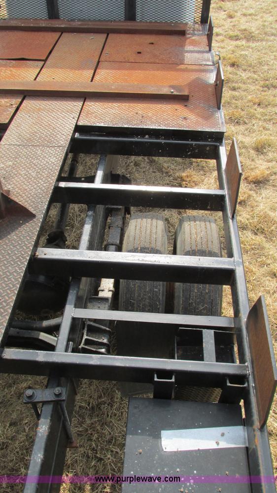 image for item I3119 1986 International 1954 flatbed truck