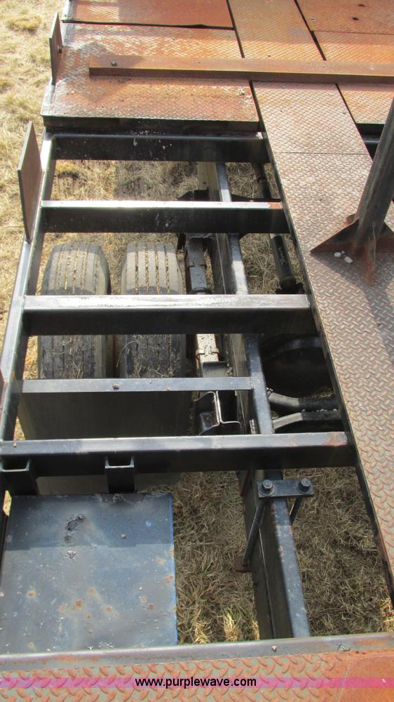 image for item I3119 1986 International 1954 flatbed truck