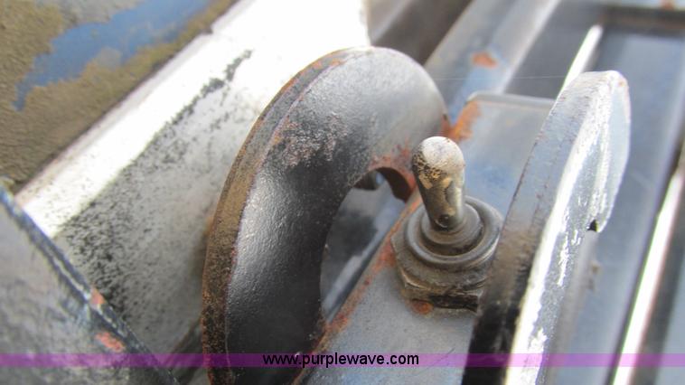 image for item I3119 1986 International 1954 flatbed truck