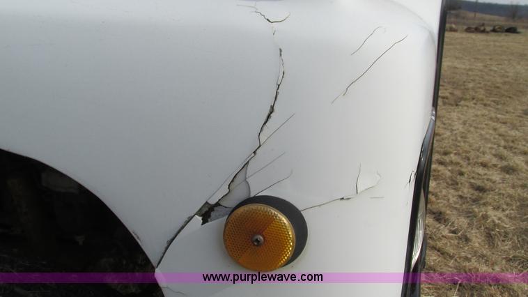 image for item I3119 1986 International 1954 flatbed truck