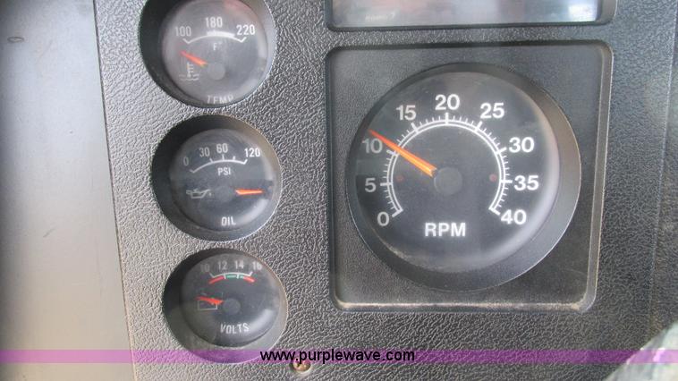 image for item I3119 1986 International 1954 flatbed truck