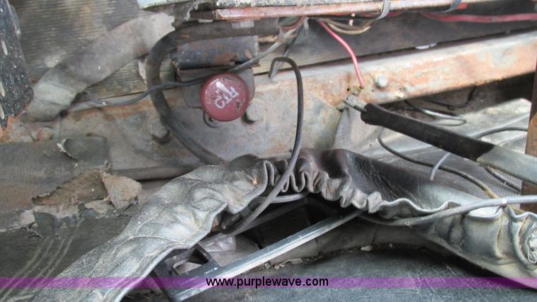 image for item I3120 1987 Mack DM686S flatbed truck