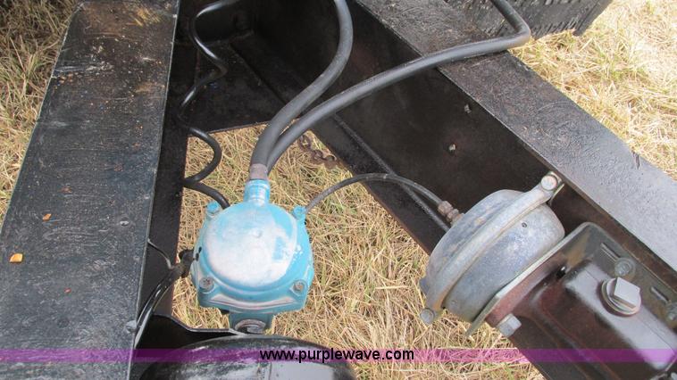 image for item I3122 1985 Blair trailer