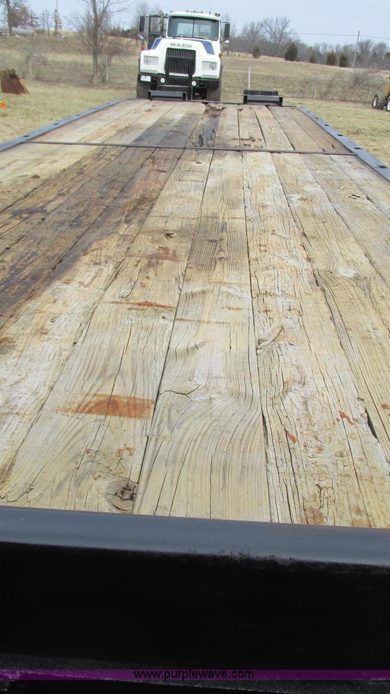 image for item I3122 1985 Blair trailer