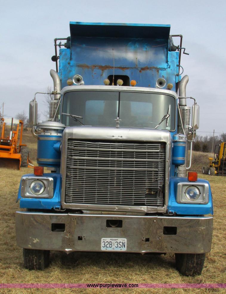 image for item I3123 1979 Chevrolet Bison dump truck