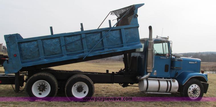 image for item I3123 1979 Chevrolet Bison dump truck