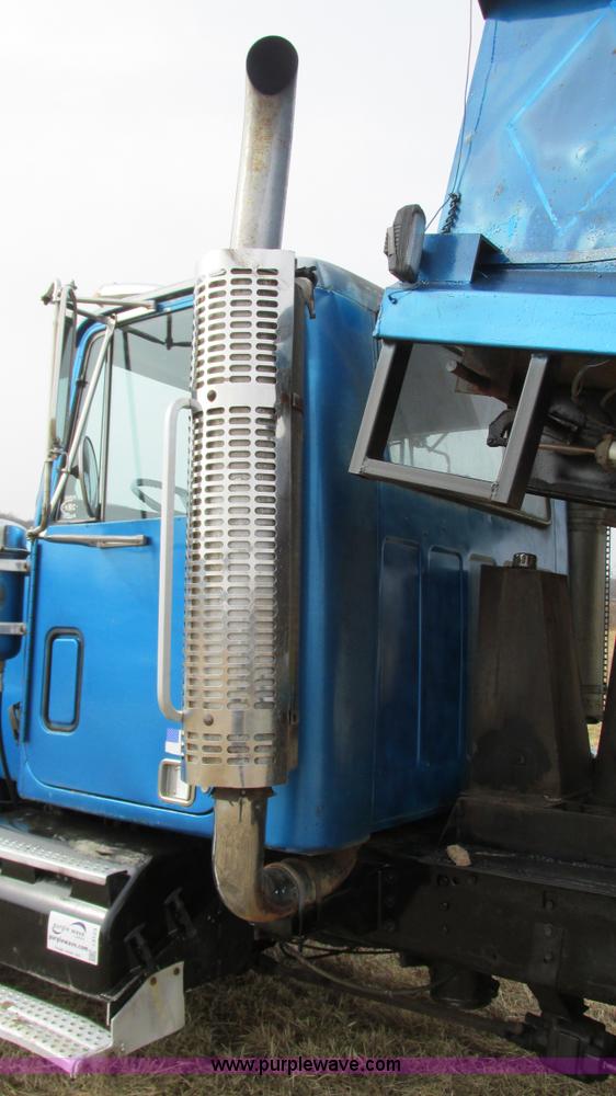 image for item I3123 1979 Chevrolet Bison dump truck