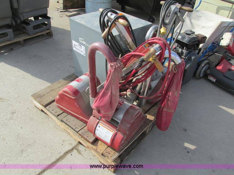 image for item I4071 Assorted tools