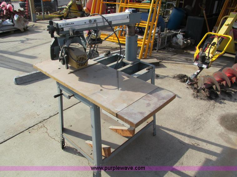 image for item I4074 Delta 10 deluxe radial arm saw
