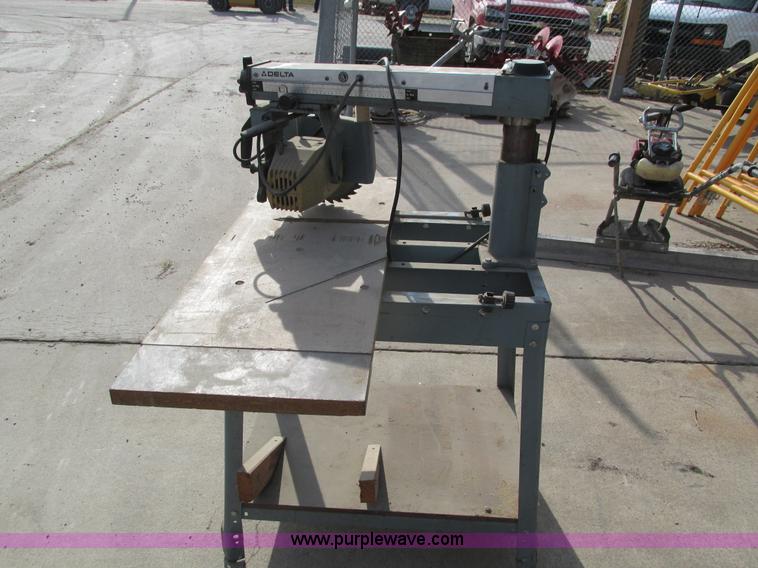 image for item I4074 Delta 10 deluxe radial arm saw