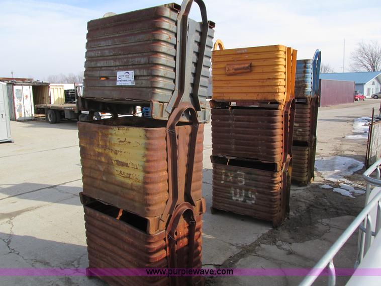 image for item I4075 (9) steel containers