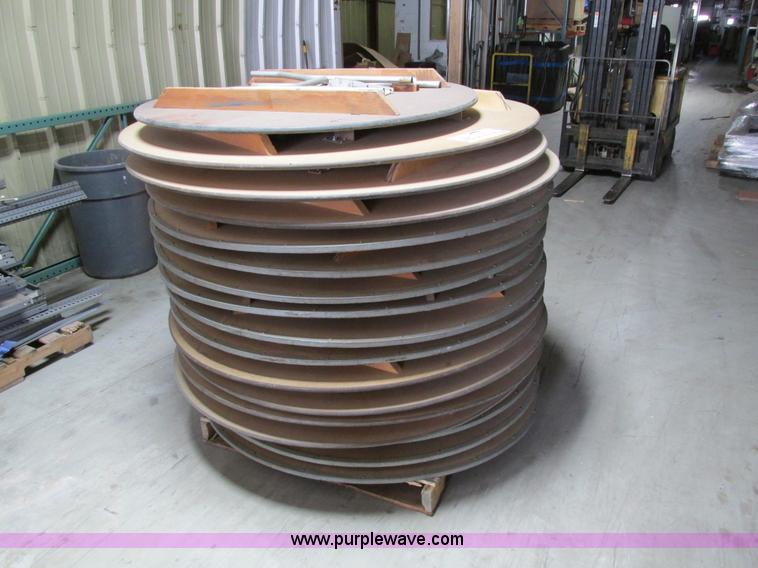 image for item I4077 (17) round folding tables