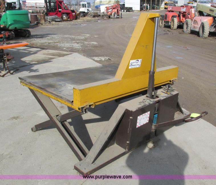 image for item I4080 Lift Rite H25E work table