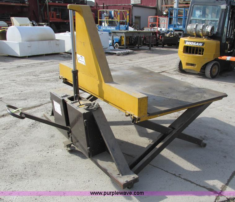image for item I4080 Lift Rite H25E work table