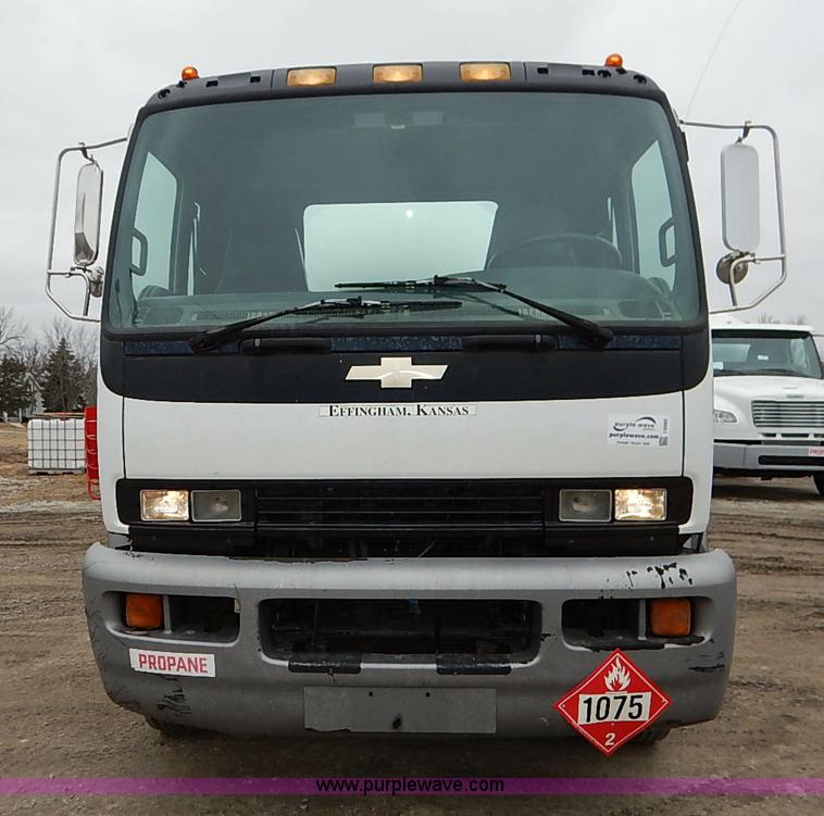 image for item I5082 1998 Chevrolet T7500 propane delivery truck