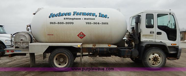 image for item I5082 1998 Chevrolet T7500 propane delivery truck