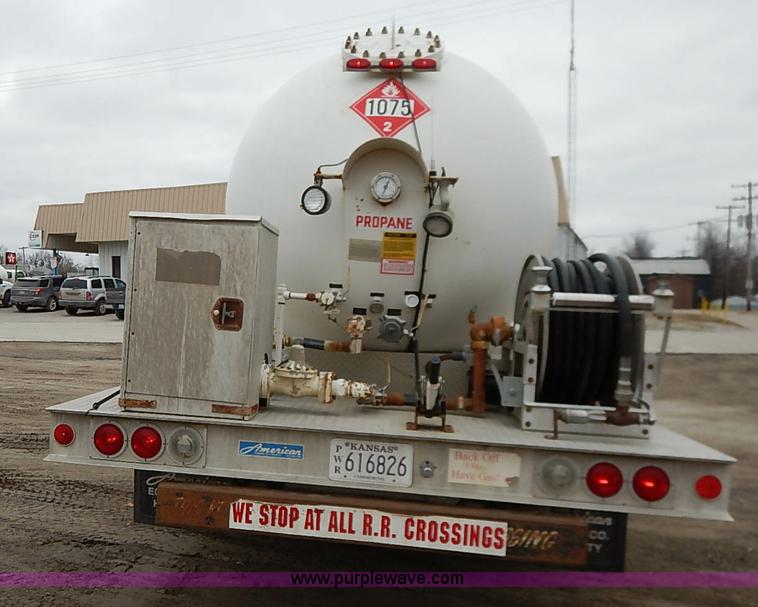 image for item I5082 1998 Chevrolet T7500 propane delivery truck